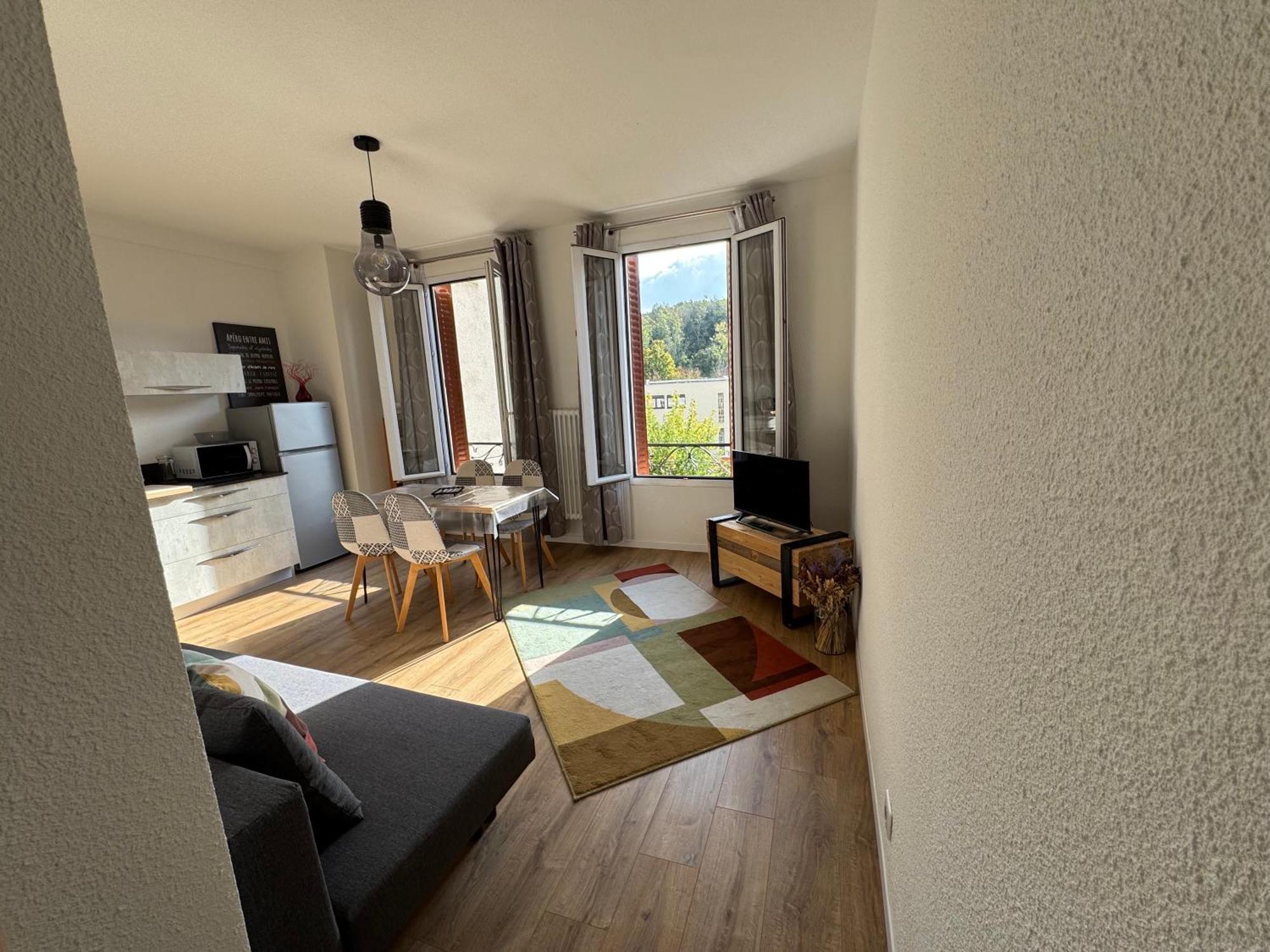 Appartement Le Madargue Idealement Place Châtel-Guyon Eksteriør billede