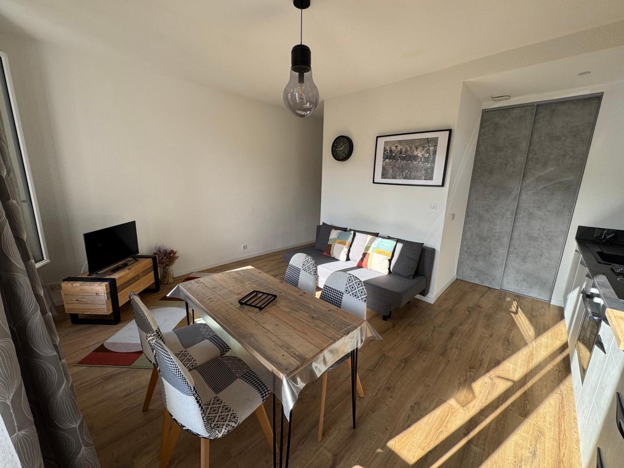 Appartement Le Madargue Idealement Place Châtel-Guyon Eksteriør billede