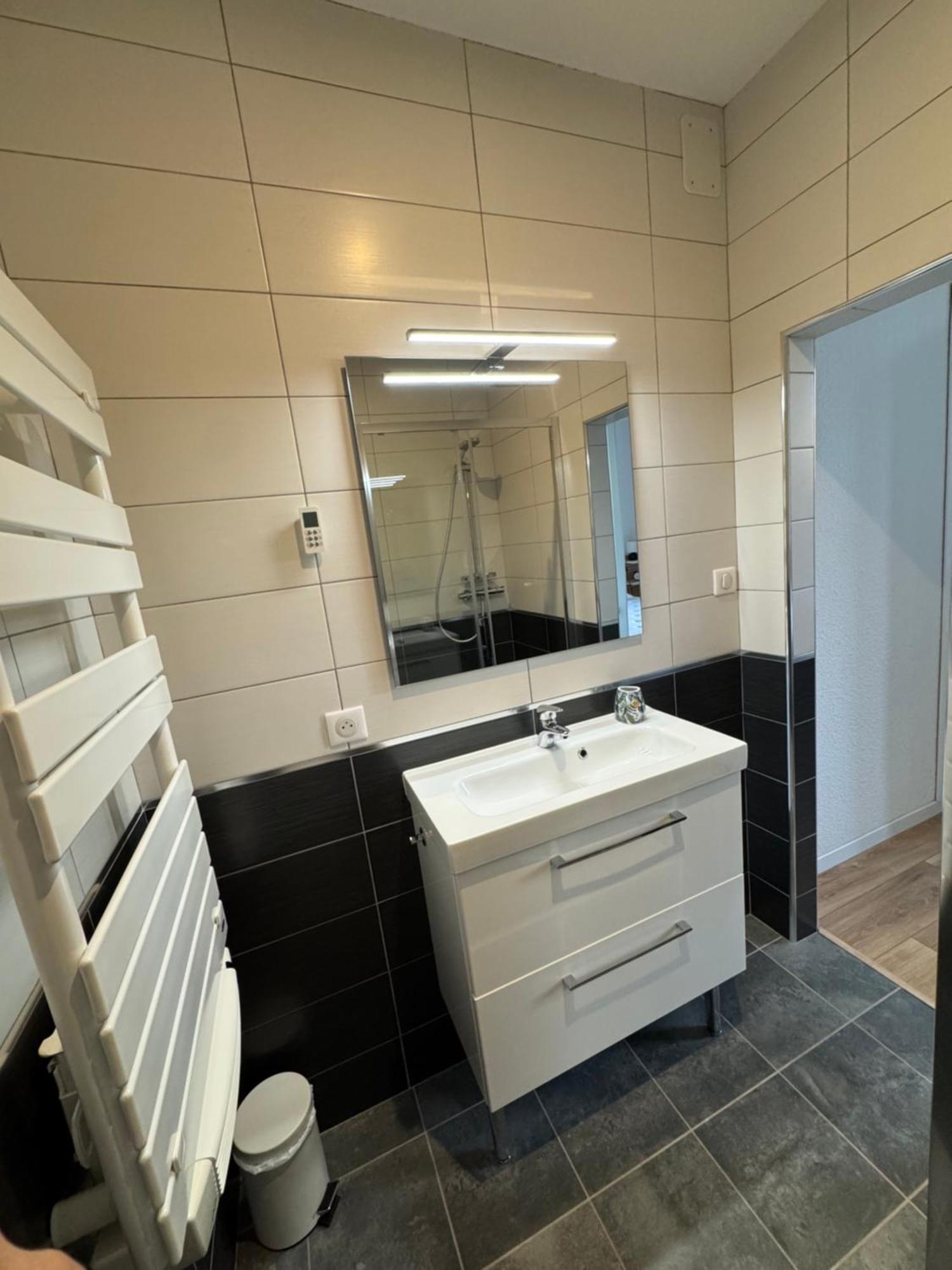 Appartement Le Madargue Idealement Place Châtel-Guyon Eksteriør billede