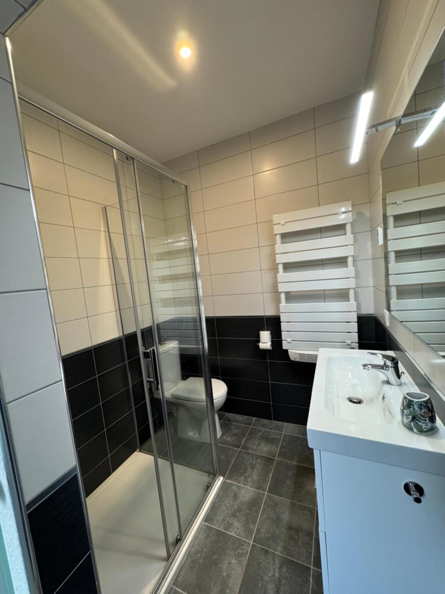 Appartement Le Madargue Idealement Place Châtel-Guyon Eksteriør billede