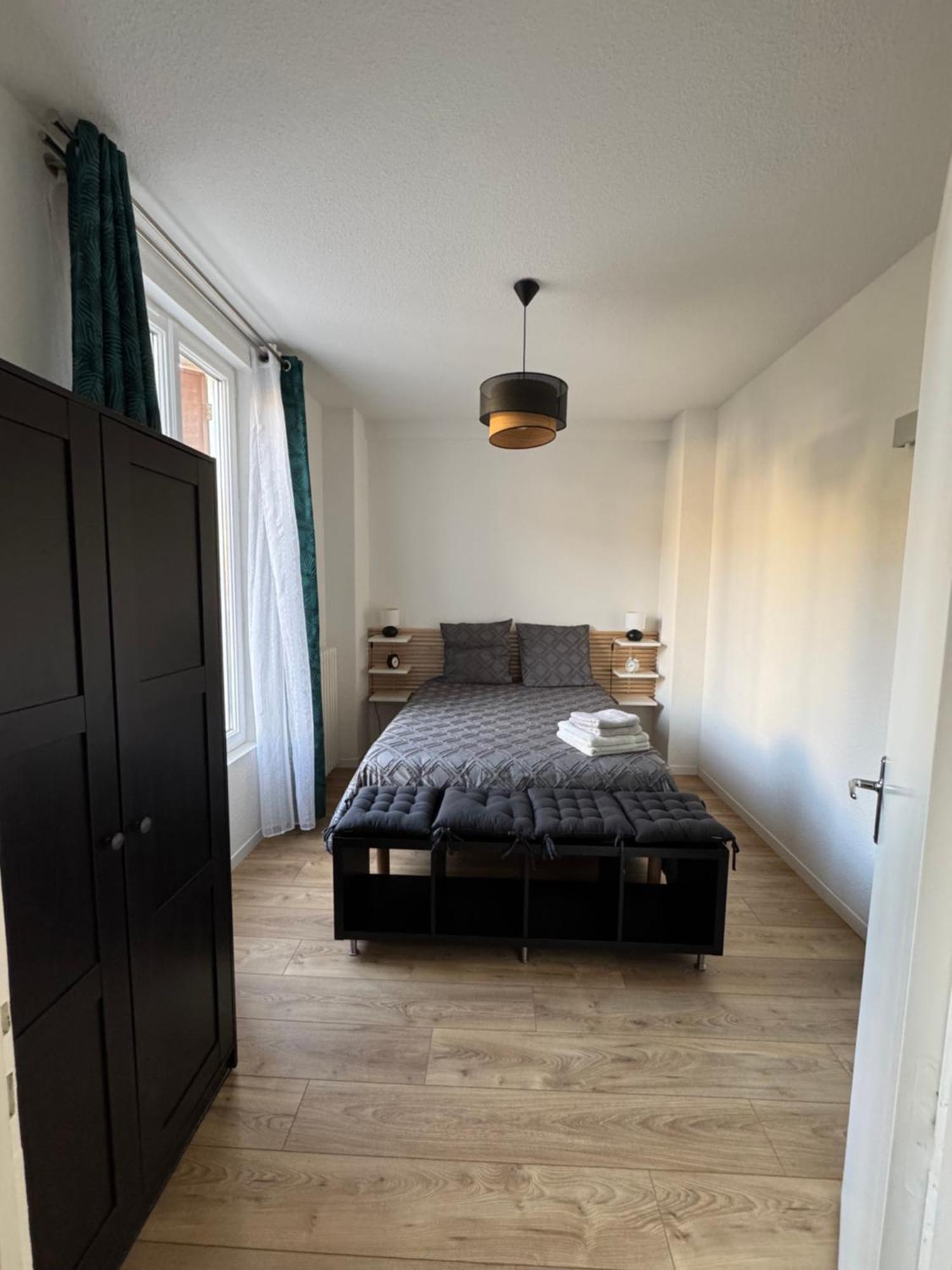 Appartement Le Madargue Idealement Place Châtel-Guyon Eksteriør billede